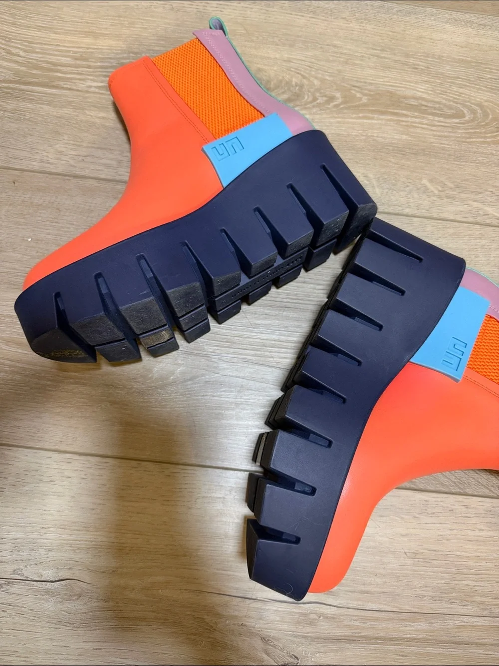 United Nude vibrant orange